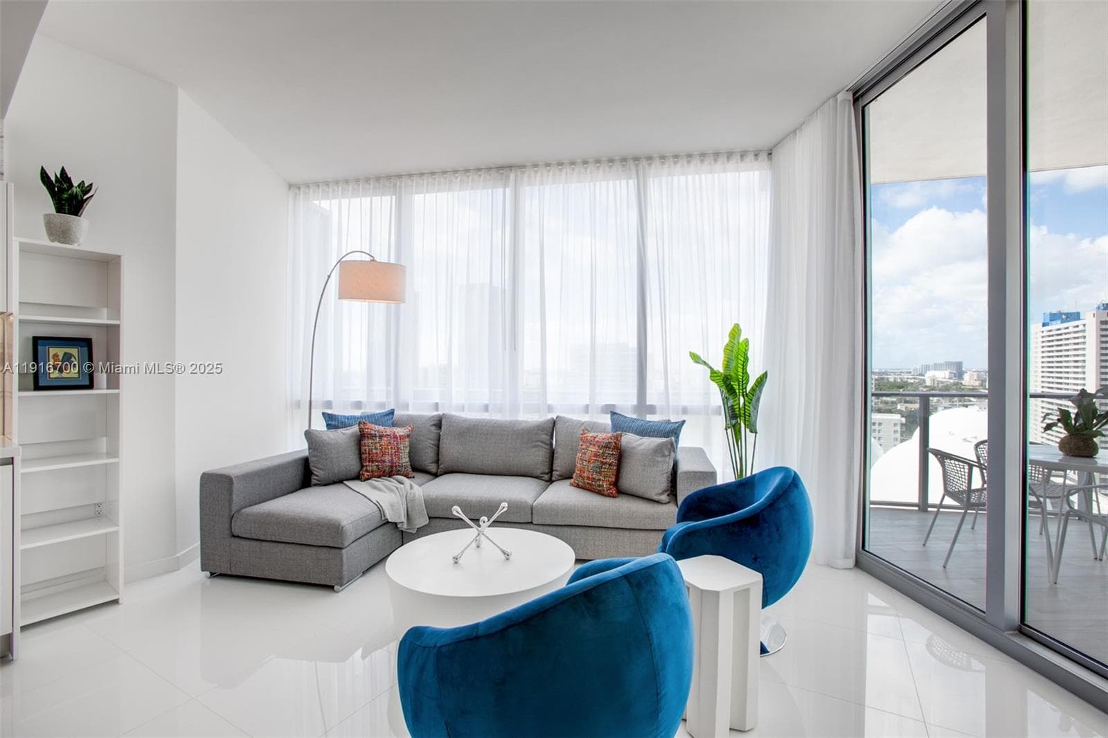 Paramount Miami Worldcenter Unit 1810 condo for sale at 851 NE 1ST Ave # 1810, Miami FL 33132