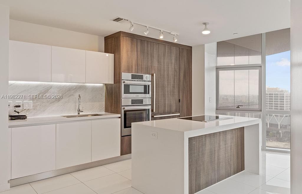 Paramount Miami Worldcenter Unit 2102 condo sold at 851 NE 1st Ave # 2102, Miami FL 33132