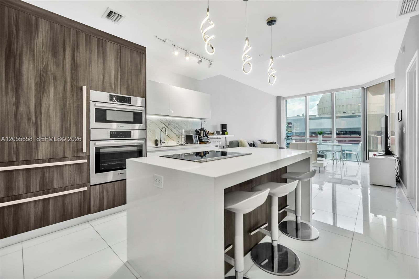 Paramount Miami Worldcenter Unit 806 condo for rent at 851 NE 1st Ave # 806, Miami FL 33132