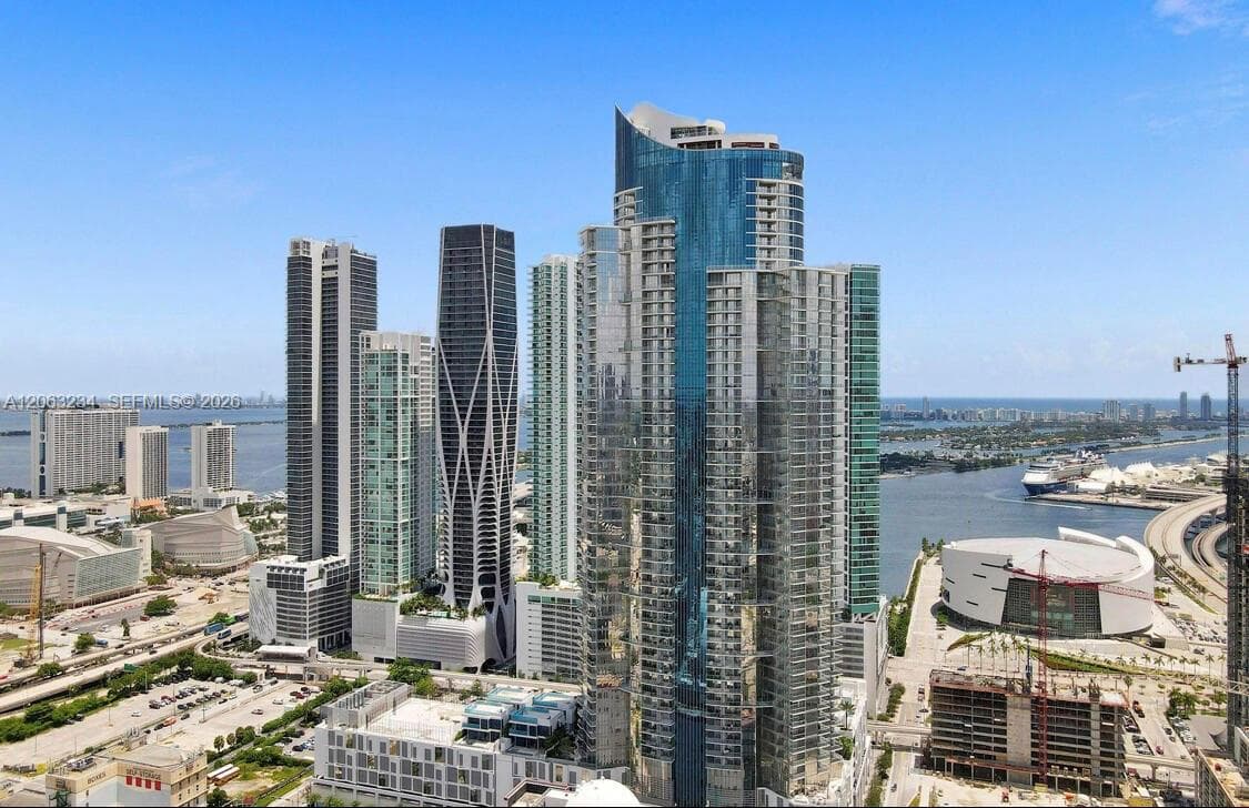 Paramount Miami Worldcenter Unit 3510 condo for sale at 851 NE 1st Ave # 3510, Miami FL 33132