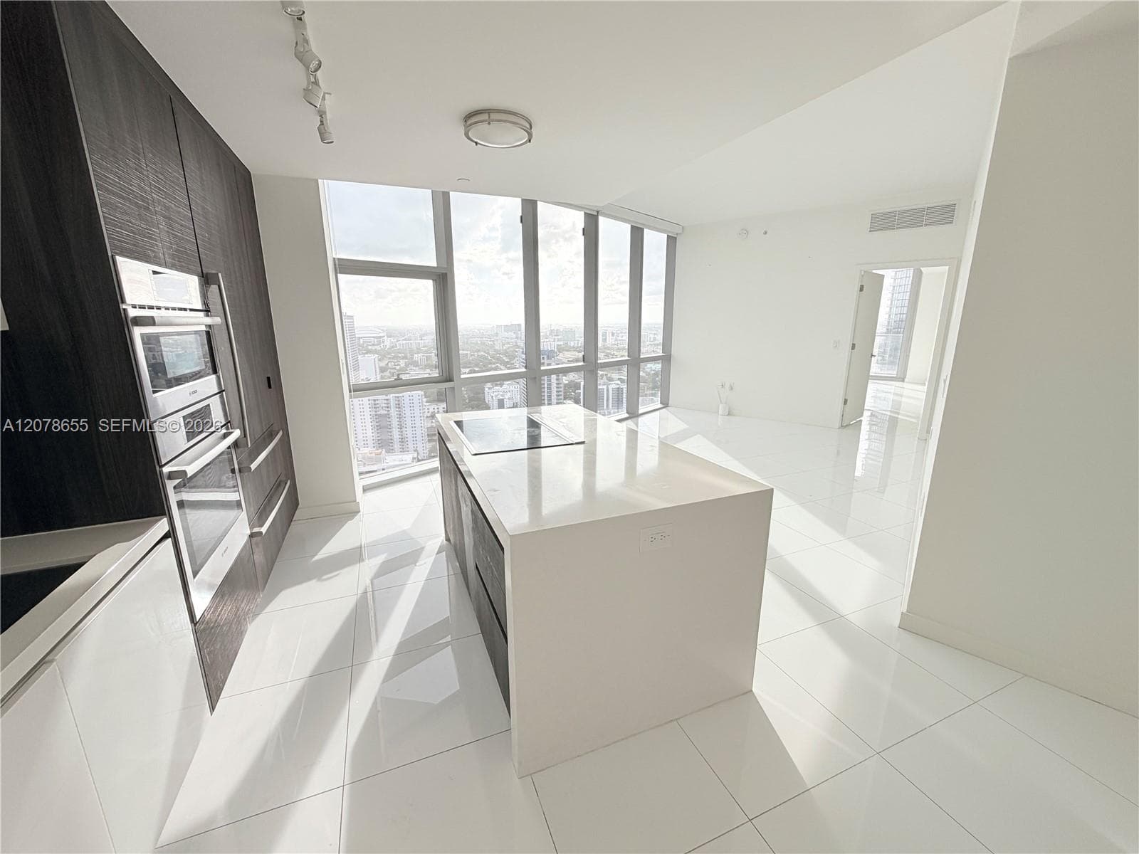 Paramount Miami Worldcenter Unit 3202 condo for sale at 851 NE 1st Ave # 3202, Miami, FL 33132
