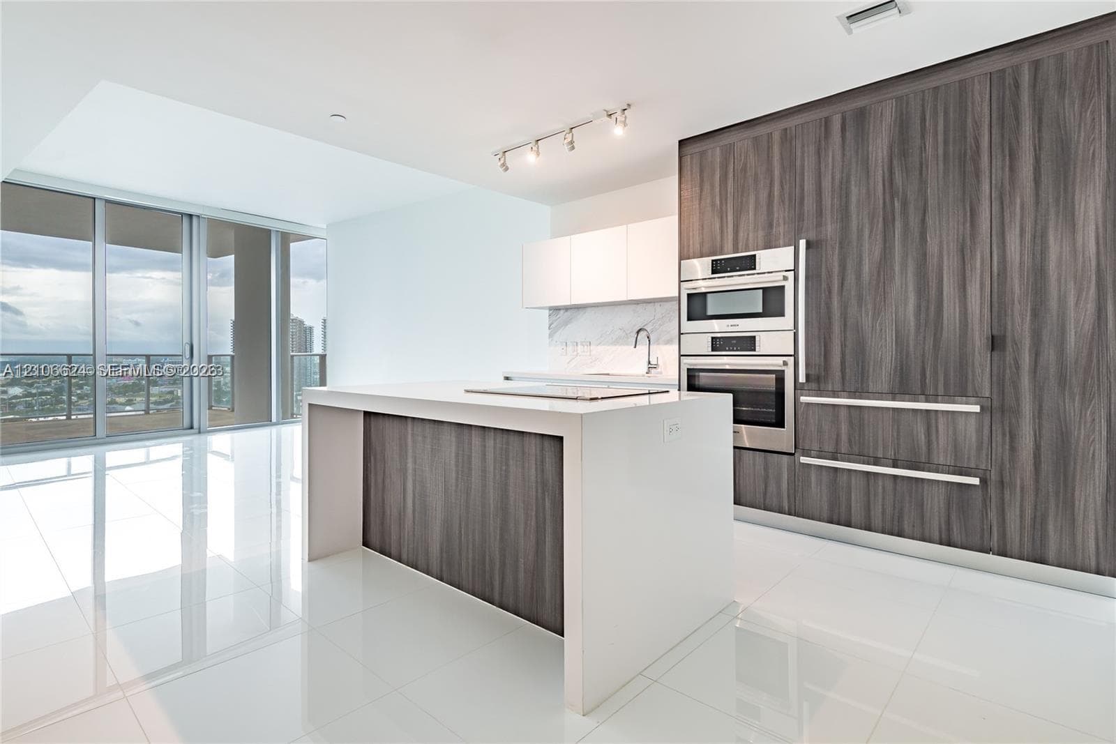 Paramount Miami Worldcenter Unit 2100 condo for sale at 851 NE 1st Ave # 2100, Miami, FL 33132