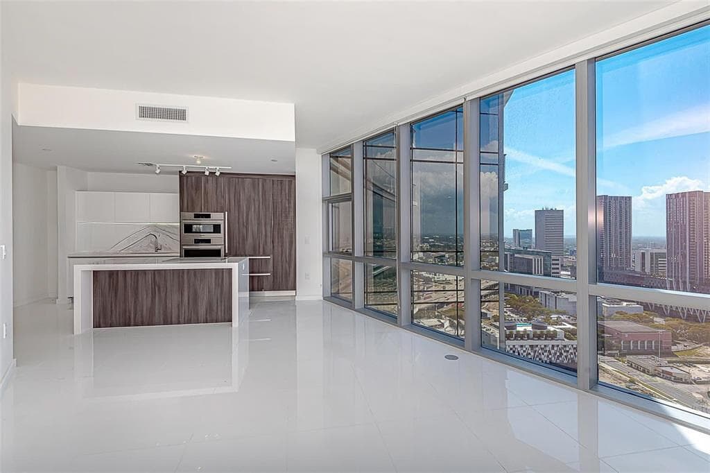 Paramount Miami Worldcenter Unit 2402 condo for rent at 851 NE 1ST Avenue # 2402, Miami, FL 33132