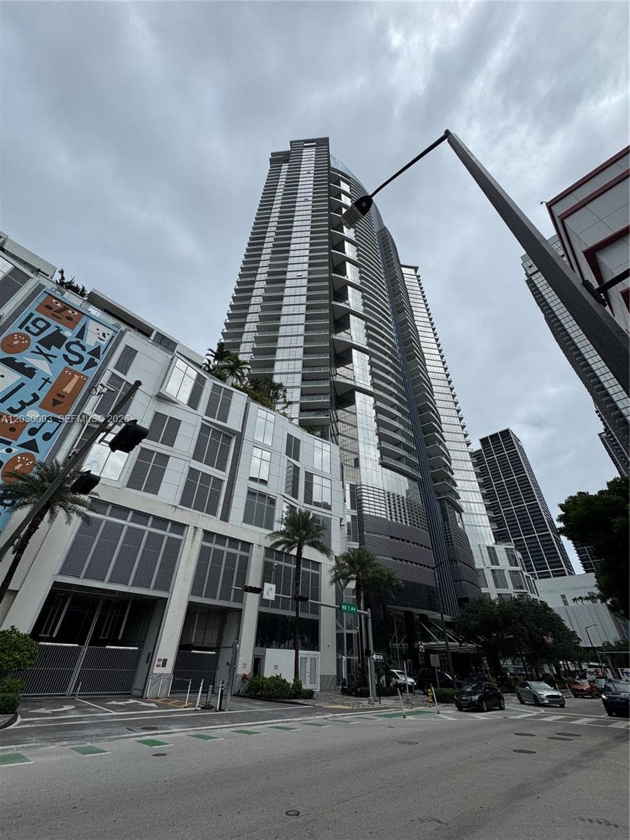 Paramount Miami Worldcenter Unit 1909 condo rented at 851 NE 1st Ave # 1909, Miami FL 33132