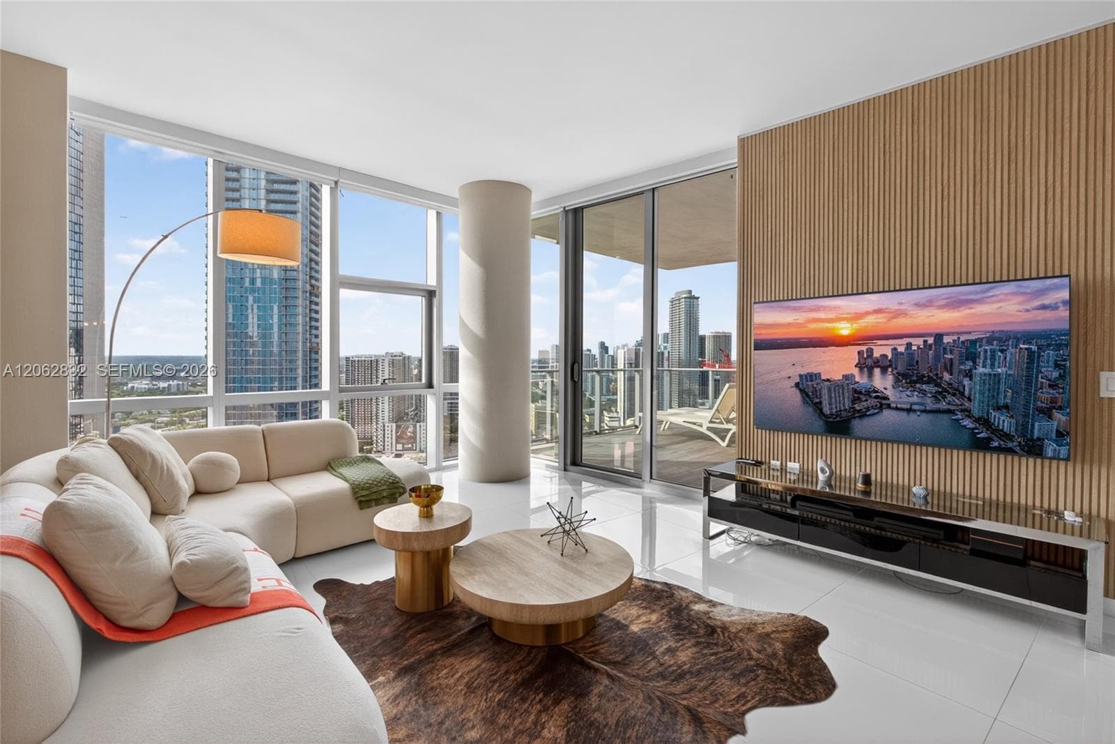 Paramount Miami Worldcenter Unit 3201 condo for rent at 851 NE 1st Ave # 3201, Miami FL 33132