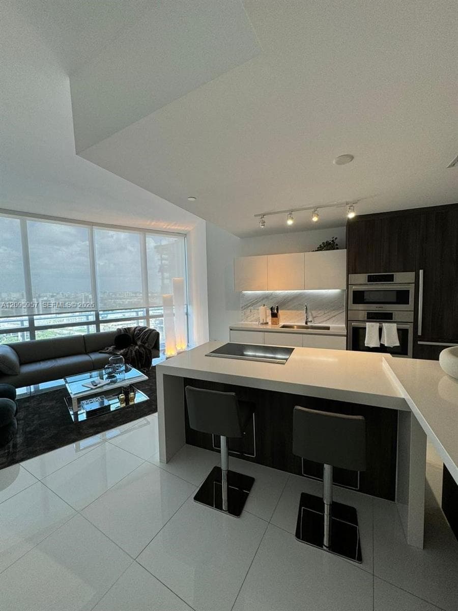 Paramount Miami Worldcenter Unit 1404 condo for rent at 851 NE 1st Ave # 1404, Miami, FL 33132