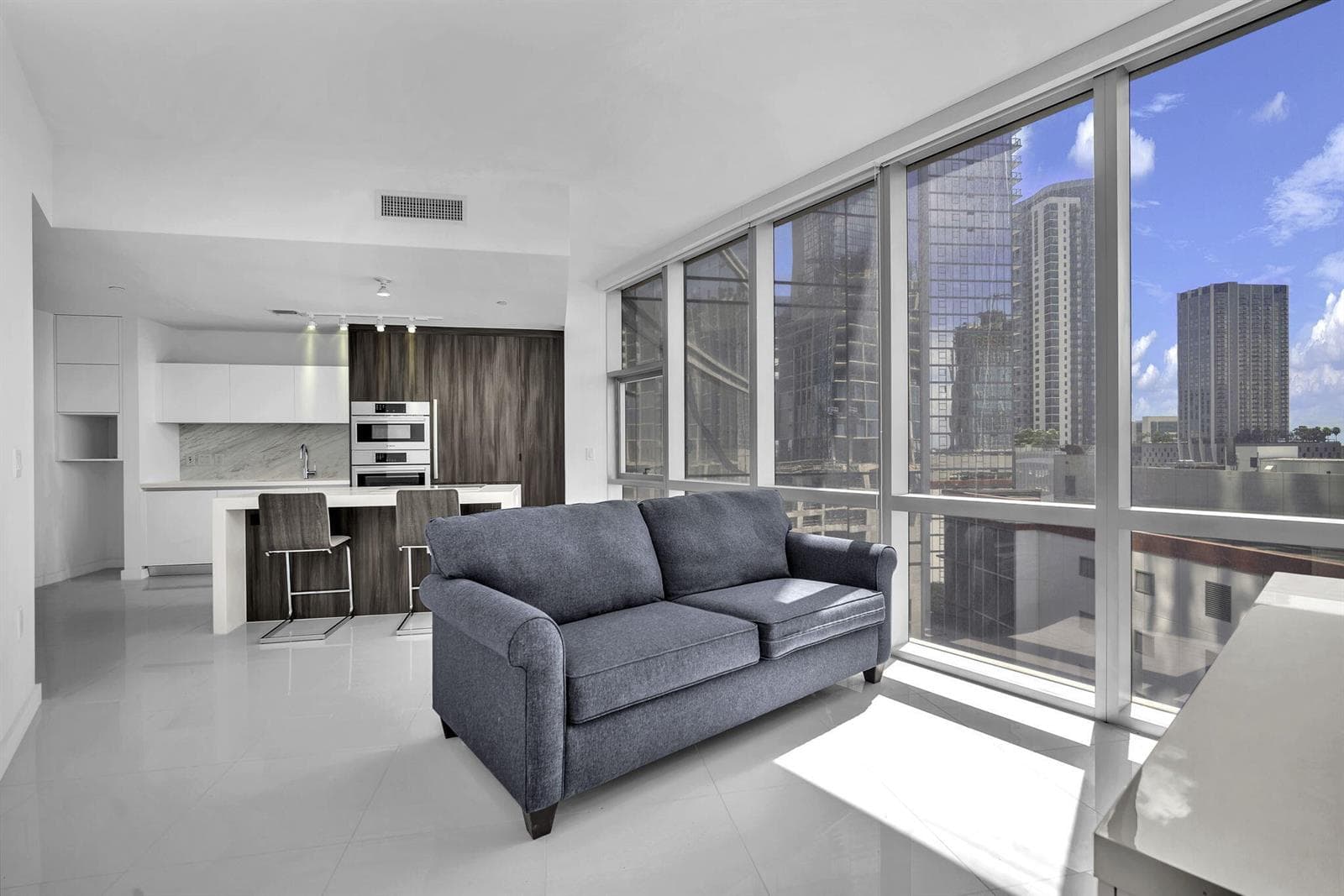 Paramount Miami Worldcenter Unit 1002 condo for sale at 851 NE 1ST Avenue # 1002, Miami, FL 33132